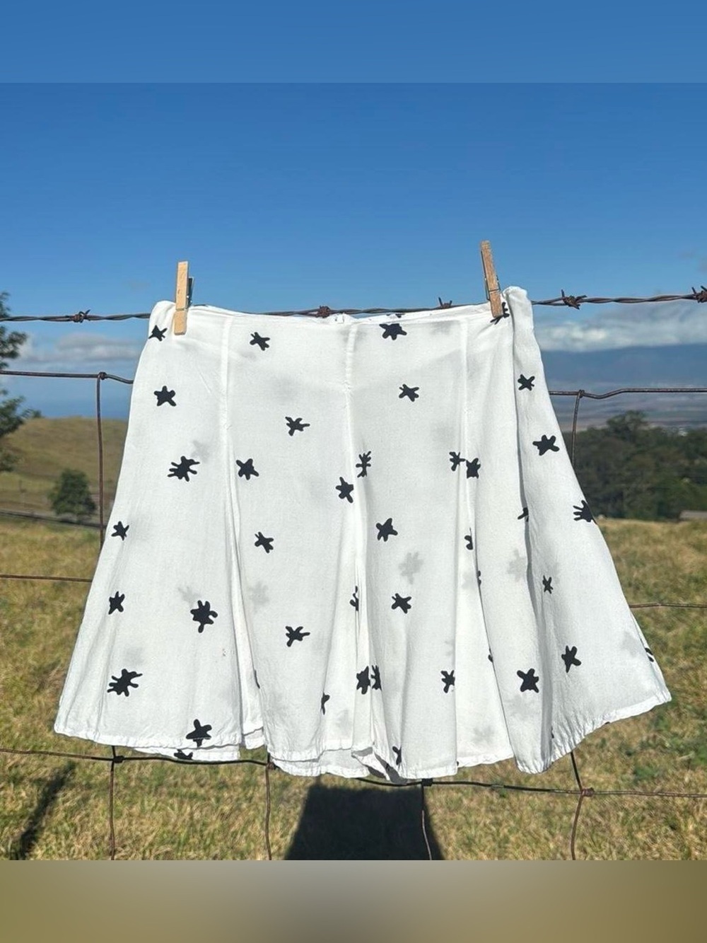 Posh Pua Holoholo Hawaii High waist Flirty Flowy beach shorts Black White Small